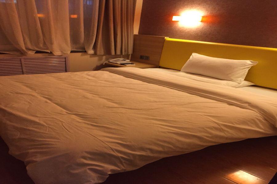 7 เดย์ส พรีเมี่ยม จางเยอ บัส สเตชั่น บรานช์ Hotel จางเย่ ภายนอก รูปภาพ