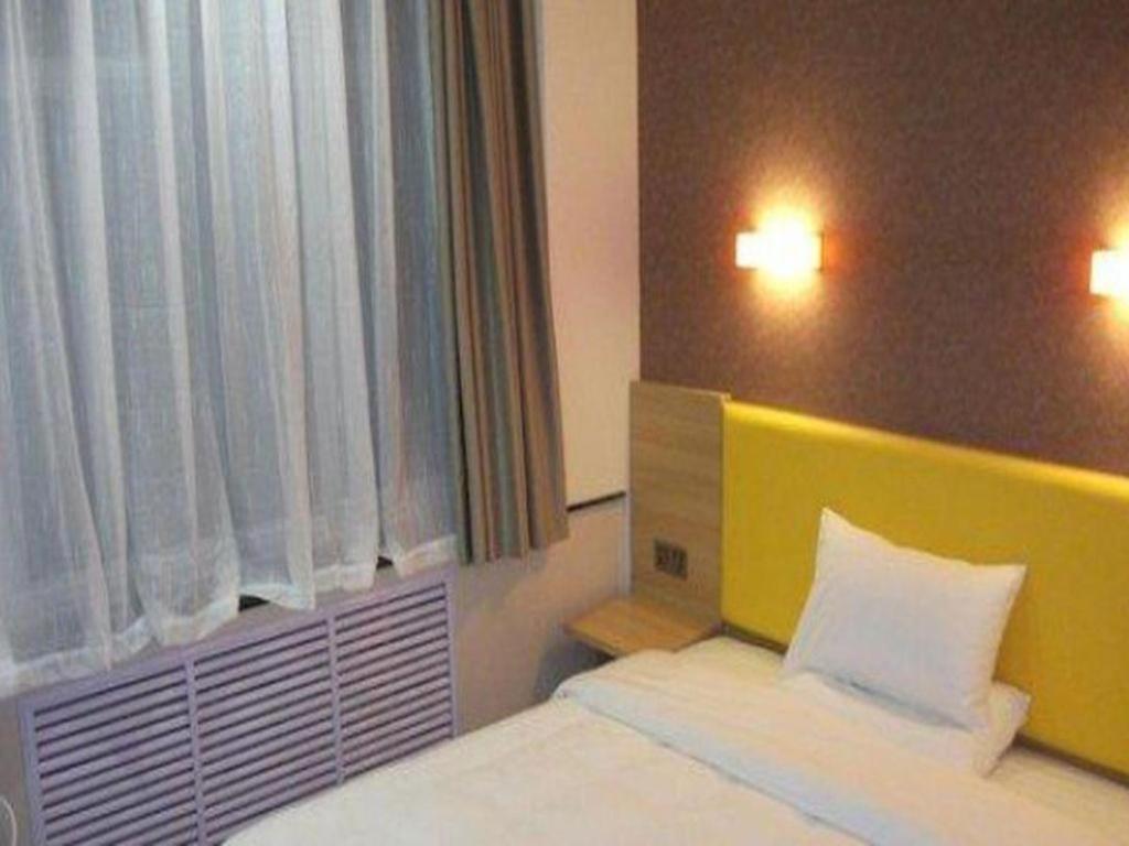7 เดย์ส พรีเมี่ยม จางเยอ บัส สเตชั่น บรานช์ Hotel จางเย่ ภายนอก รูปภาพ