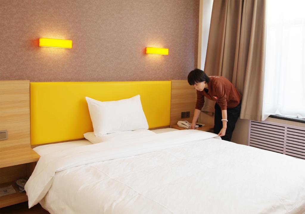 7 เดย์ส พรีเมี่ยม จางเยอ บัส สเตชั่น บรานช์ Hotel จางเย่ ภายนอก รูปภาพ