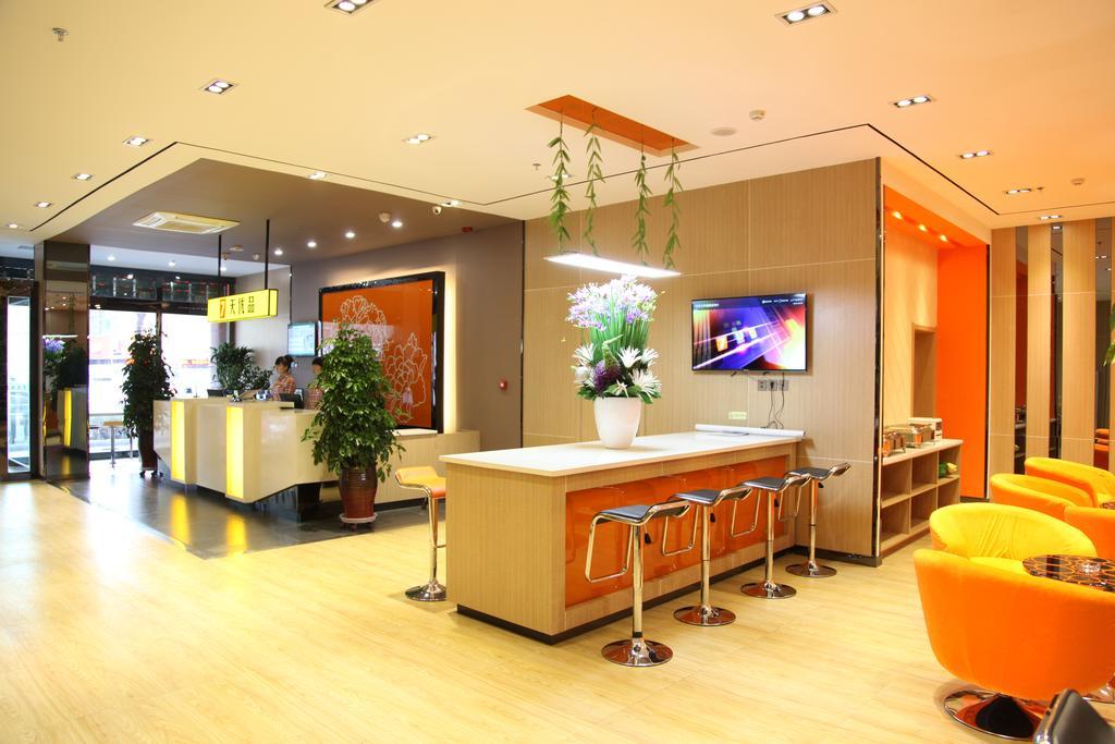 7 เดย์ส พรีเมี่ยม จางเยอ บัส สเตชั่น บรานช์ Hotel จางเย่ ภายนอก รูปภาพ